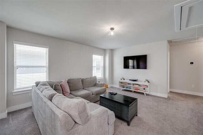 Building Photo - 7405 Buchholz St