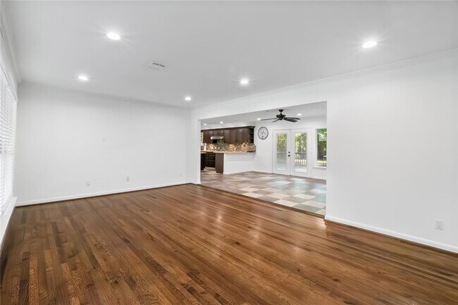 Building Photo - 5018 Willowbend Blvd