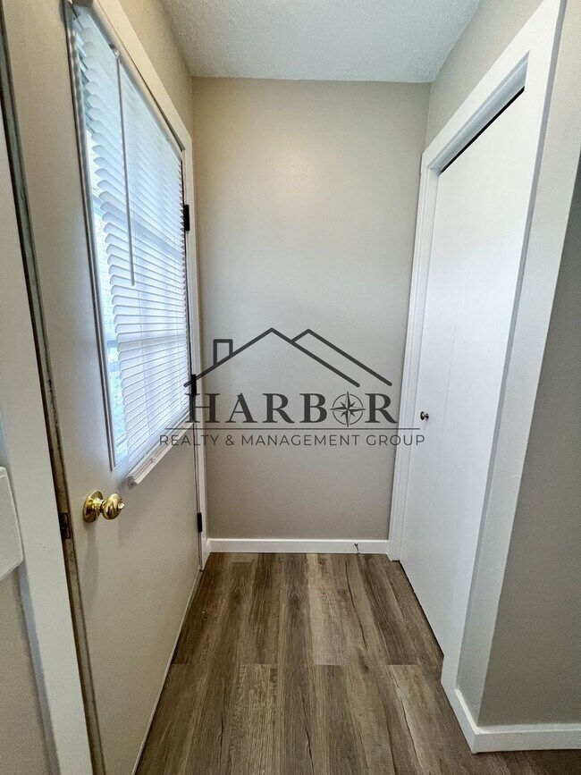 Building Photo - 1 Bedroom 1 Bath - New Avon - SPECIAL: App...