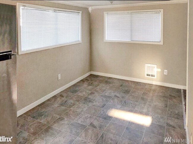 Building Photo - 8802 Forest Rd SW