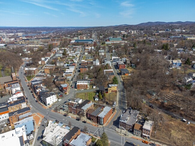 Building Photo - 383 Congress St