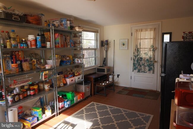 Building Photo - 6519 Byrnes Dr