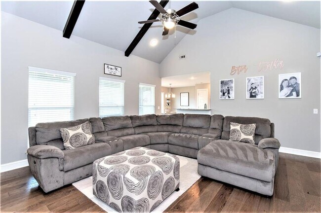 Building Photo - Stylish 3-Bedroom, 2-Bathroom Home for Rent!