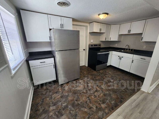 Building Photo - 2935 Harrison Ave