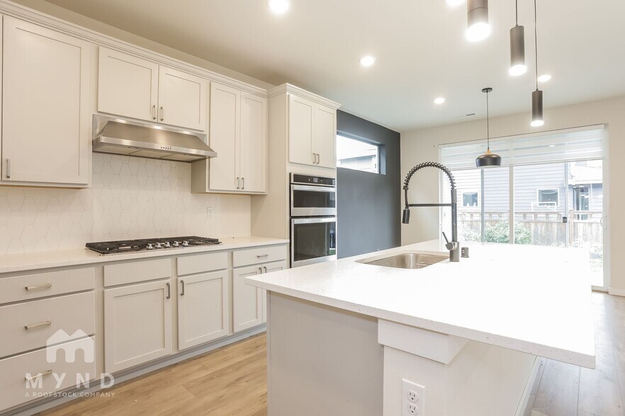 Building Photo - 33310 Crystal Ave SE