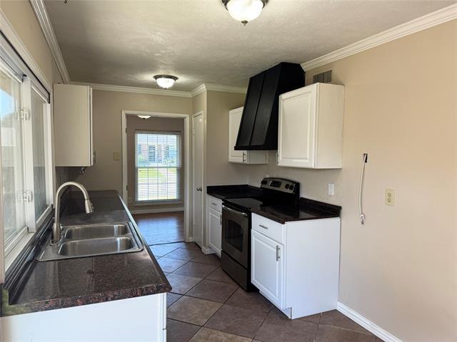 Building Photo - 9113 Willowbrook Dr