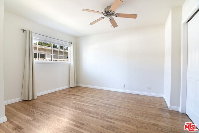 Building Photo - 6322 W 79th St