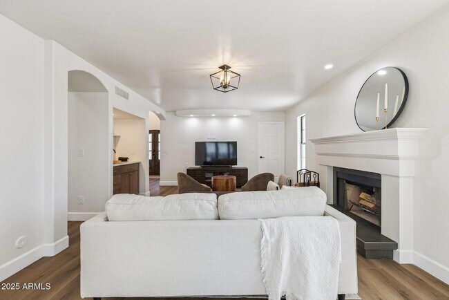 Building Photo - 5556 E Sandra Terrace