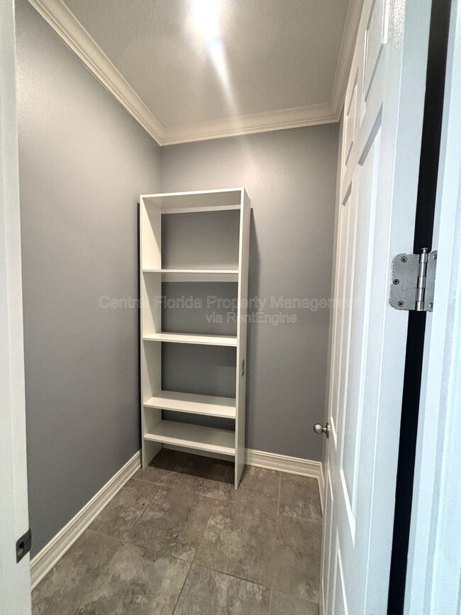 Building Photo - 984 Maypole Dr