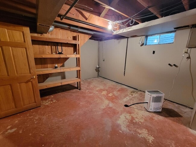 Building Photo - 205 Sharon St