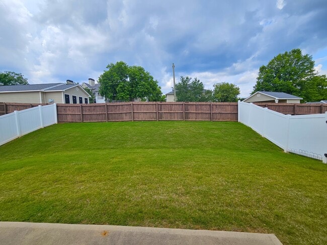 Building Photo - 301 Albemarle Ln