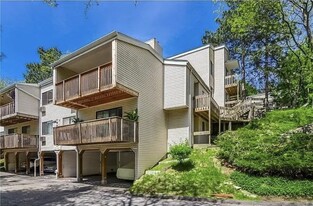 Building Photo - 21 Hillside Ter