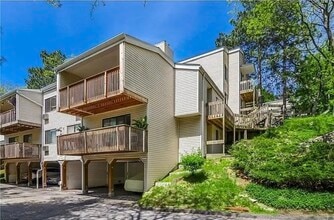 Building Photo - 21 Hillside Ter