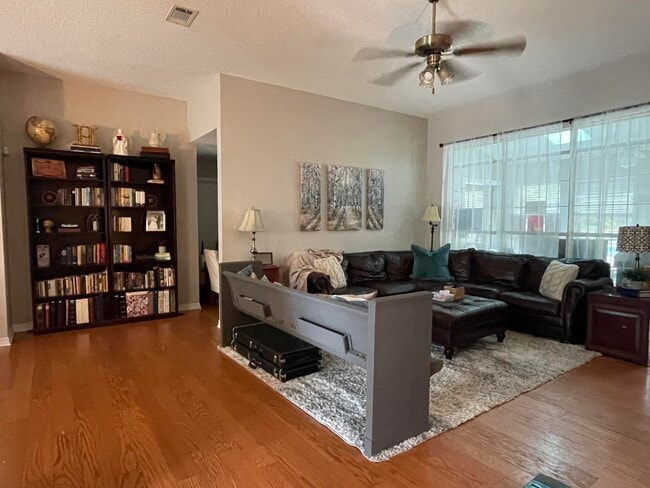 Building Photo - 1689 Parkside Cir