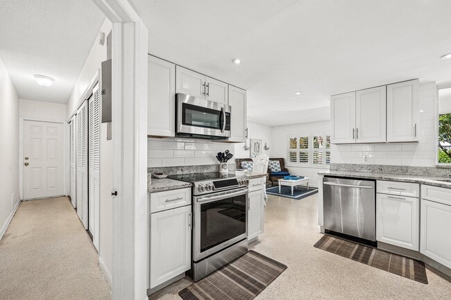 Building Photo - 5550 Osprey Dr