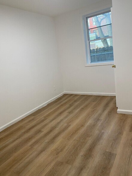 Building Photo - 244 E Hanover St