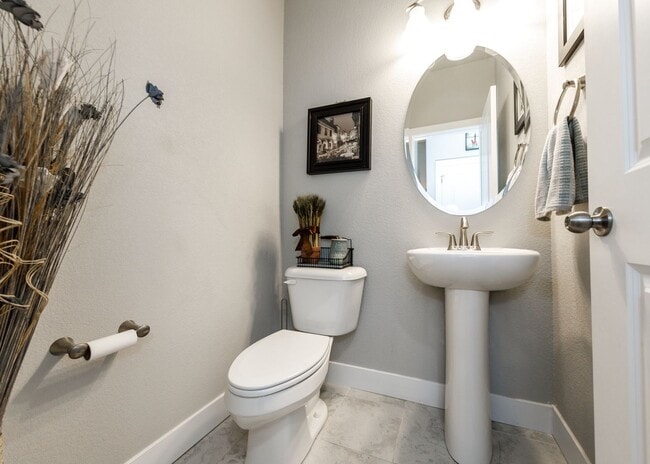 Building Photo - Luxury Ranch-Style Home for Rent | Wolf Ranch | D20 Schools | Pikes Peak Views