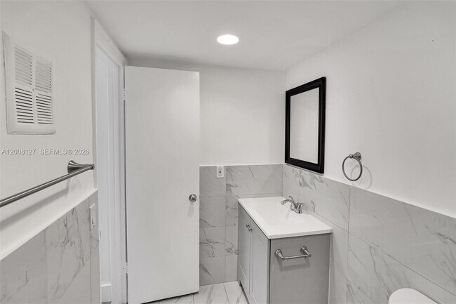 Building Photo - 4335 NW S Tamiami Canal Dr