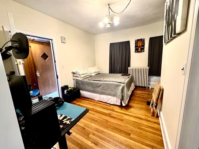 BEDROOM - 606 Main St