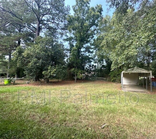 Building Photo - 216 Saddlefield Rd