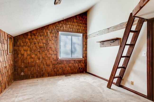 Building Photo - 1525 Crestmore Pl