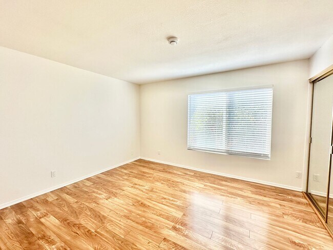 Building Photo - 1652 Pala Lake Dr
