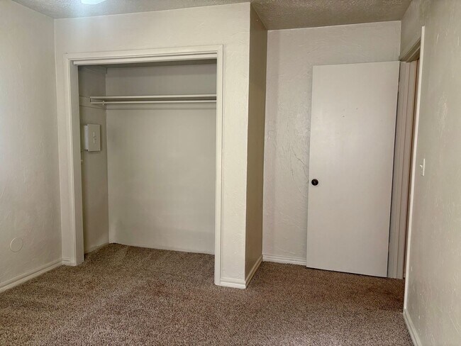 Building Photo - Three bedroom home in NW OKC