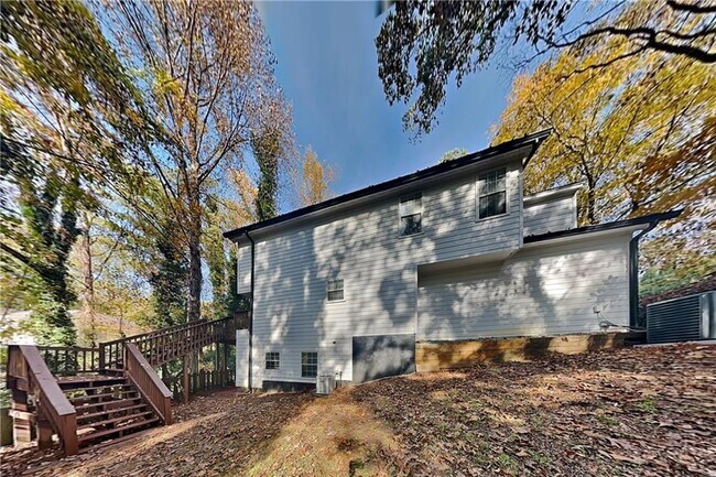 Building Photo - 4902 Sturbridge Crescent