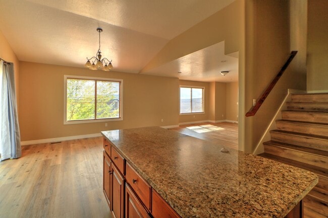 Building Photo - 5 Bedroom 3.5 Bathroom -Traverse Mountain Pet Friendly Home.