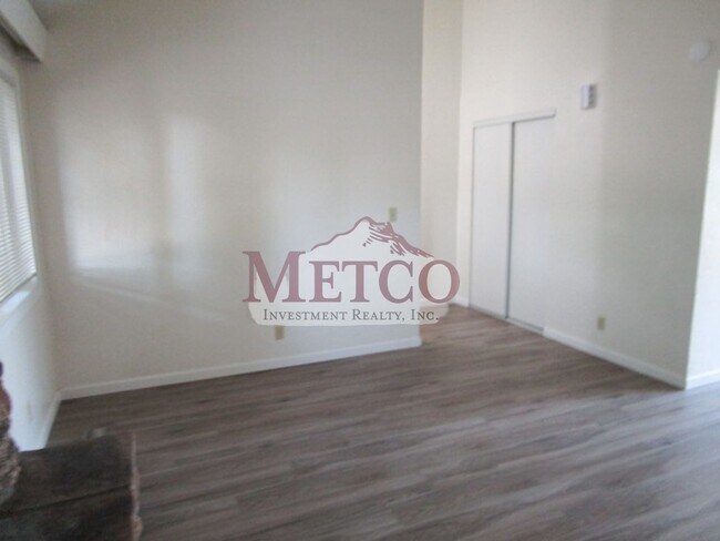 Building Photo - 16701