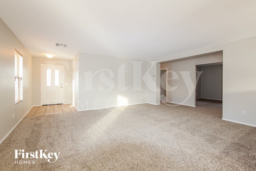 Building Photo - 15843 W Crocus Dr