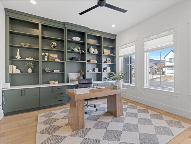 Building Photo - 296 E 230 N