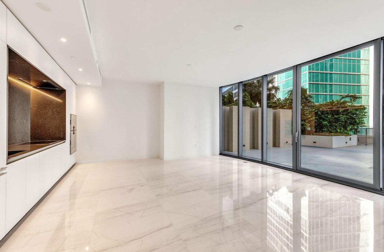 Building Photo - 300 Biscayne Boulevard Way