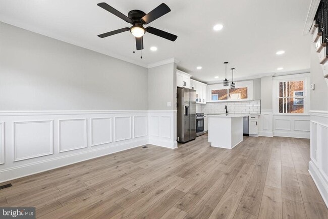 Building Photo - 4313 Teesdale St