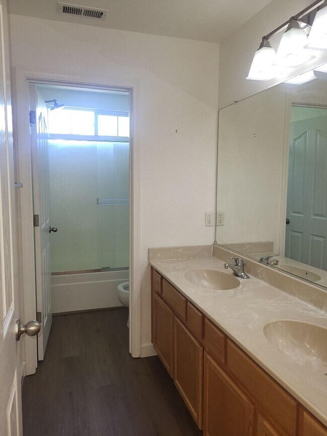 Building Photo - 2222 San Remo Dr