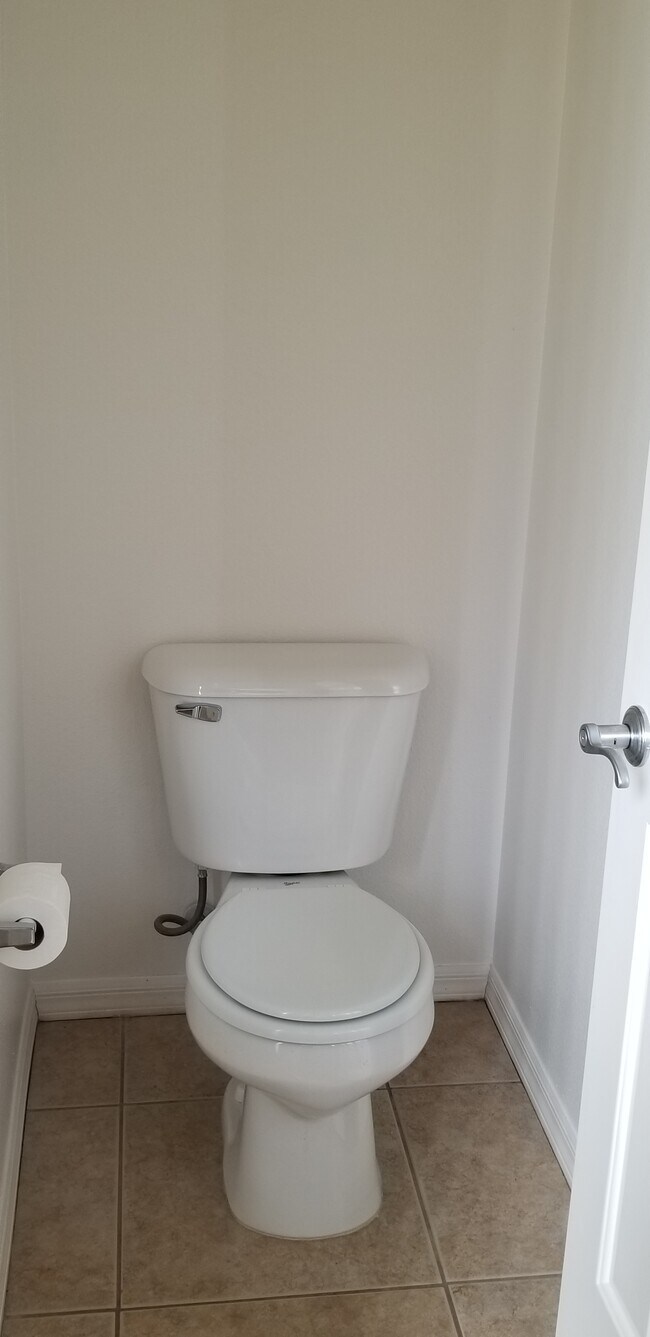 Building Photo - 4901 Oro Ln