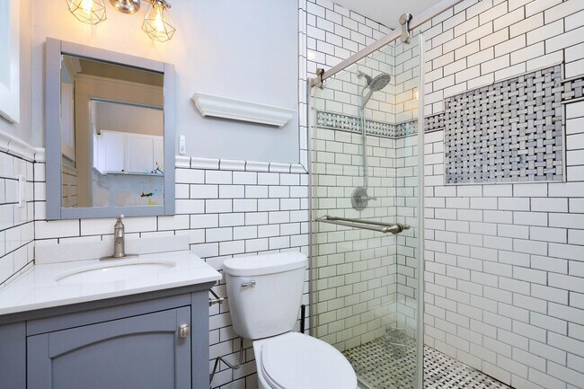 Building Photo - Beautiful 4-Bedroom 2-Bathroom Home Available Now!