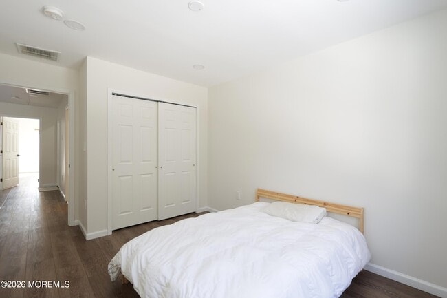 Building Photo - 42 Pennsbury Way