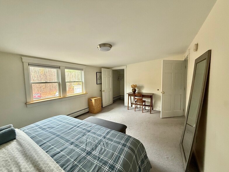 Building Photo - 8 Hanson Dr