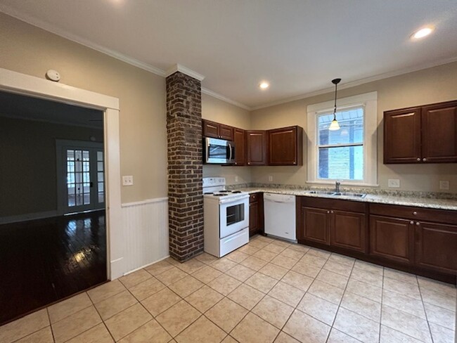 Building Photo - LOVELY 3 BEDROOM 1  BATH HOME AVAILABLE FO...