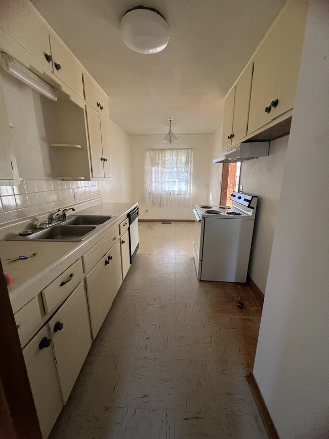 Building Photo - 115 N 3rd St