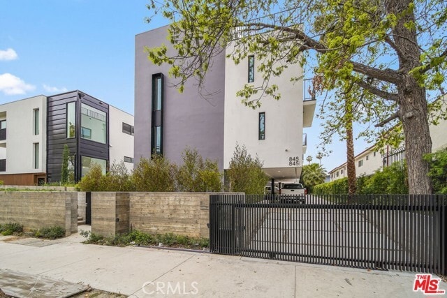 Building Photo - 849 Mariposa Ave