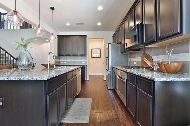 Building Photo - 2215 Tonkawa Trl
