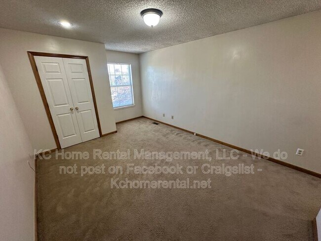 Building Photo - 766 Spring Cir