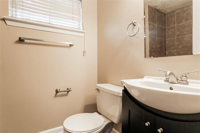 Building Photo - 4514 Rosegate Dr