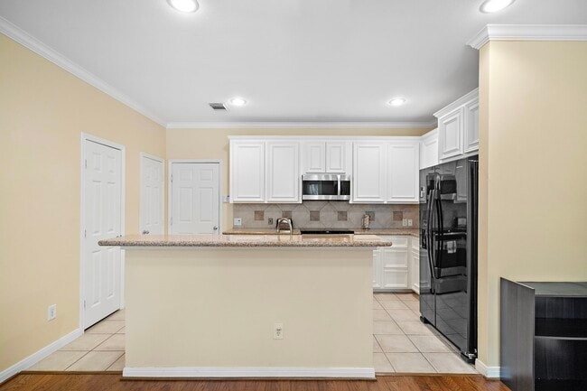 Building Photo - 90 McGowen St