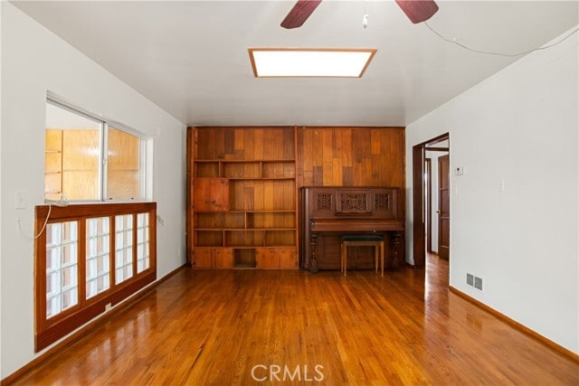 Building Photo - 556 N Sunset Ave