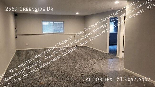 Building Photo - 2569 Greenside Dr