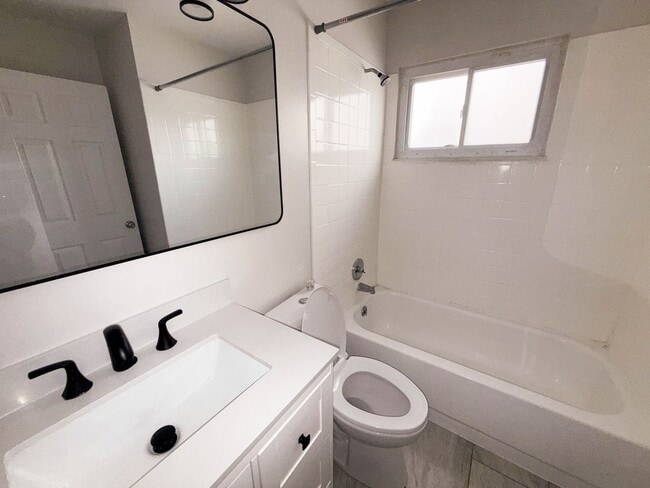 Building Photo - Beautifully Updated 4-Bedroom Ranch on a Peaceful Cul-de-Sac!