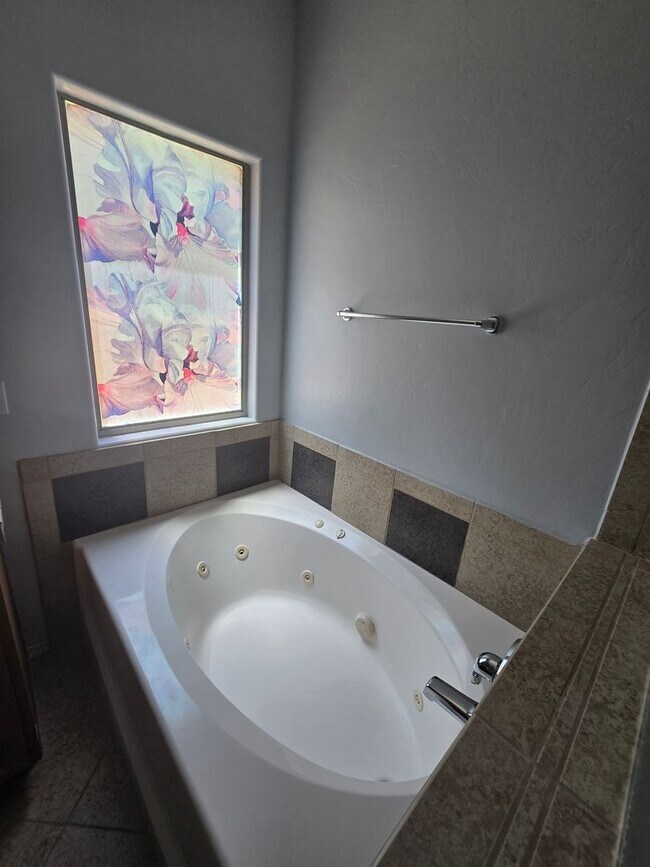 Building Photo - Must See 4 Bedroom Home in Sahuarita!  3 C...